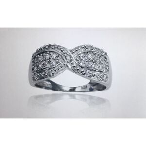 Gorgeous 4-Row “X” Design Pave Sim Diamond Band Ring Sz 8